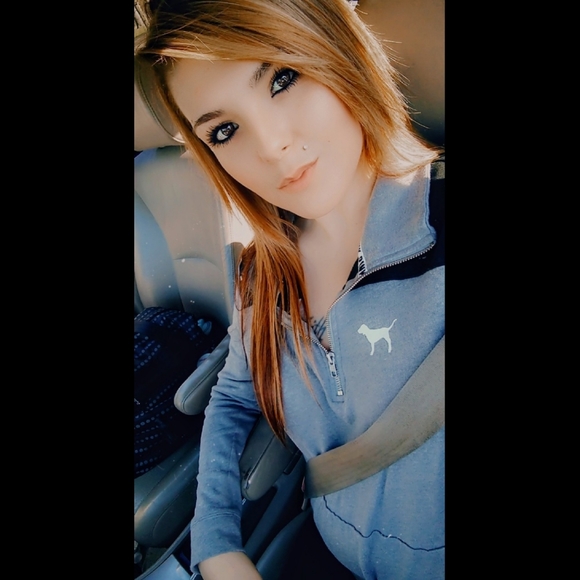 Meet your Posher, Jessica - Picture 1 of 6